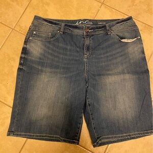 Inc Denim curvy, fit Bermuda shorts women’s size 16 EUC